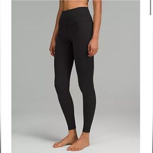 Lululemon Wunder Under High-Rise Tight 28" *Full-On Luxtreme
Black Size 6